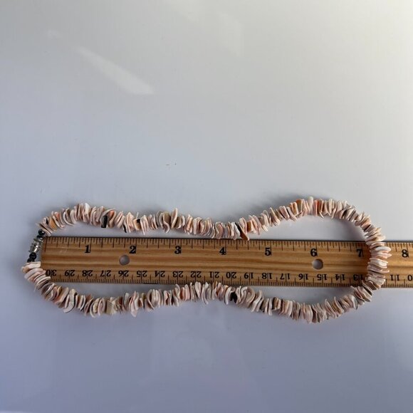 Vintage Puka Shell Chip Orange and White Necklace - Picture 4 of 7